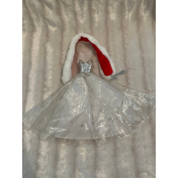 2001 Holiday Celebration Barbie Gown and Fur - Picture 3 of 3